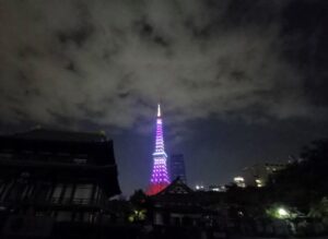 夜の増上寺と東京タワー