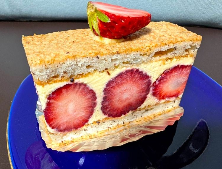 ニューモラスのケーキ