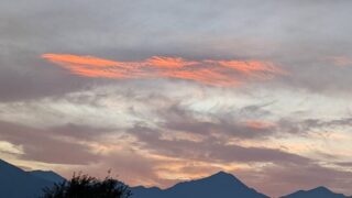 ８月下旬　晩夏の夕暮れ時の常念岳