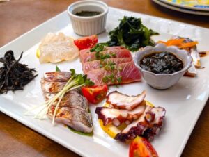 かねよ食堂　お刺し身盛り合わせ