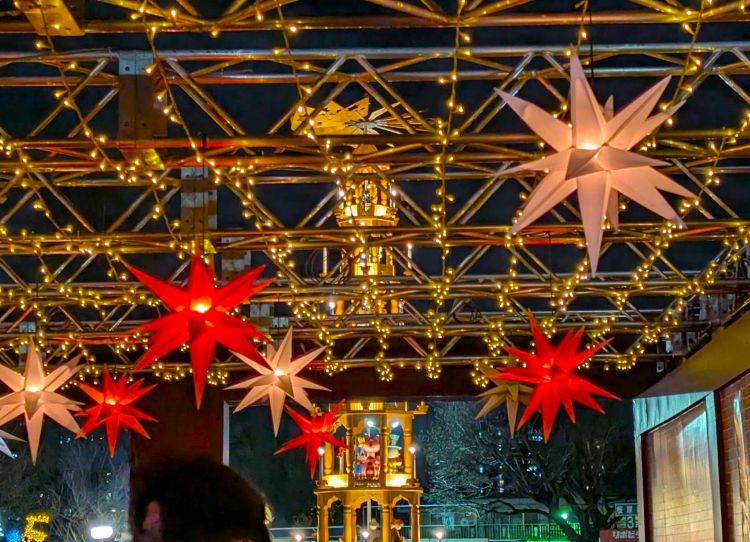 クリスマスマーケットのイルミネーション3 星