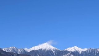 かおるちゃんの撮影した2026年1月の雪吹雪の常念岳山頂